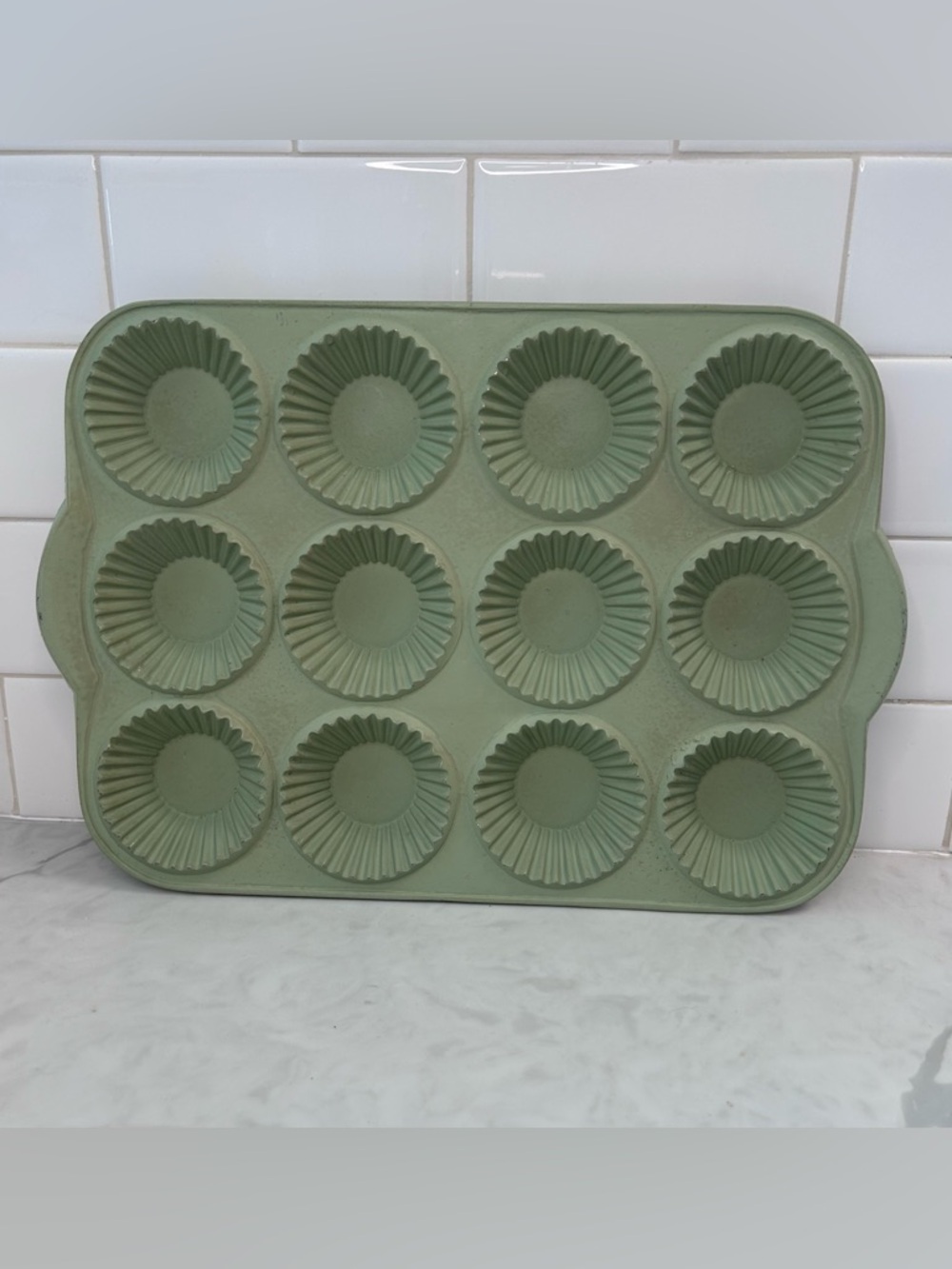 Vintage Cast Aluminum Muffin Pan – Fluted Tart Tin – Marked Minneapolis – 12 Cup